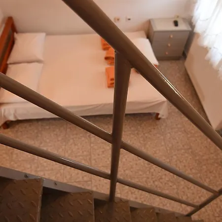Apartament Stegiovana *